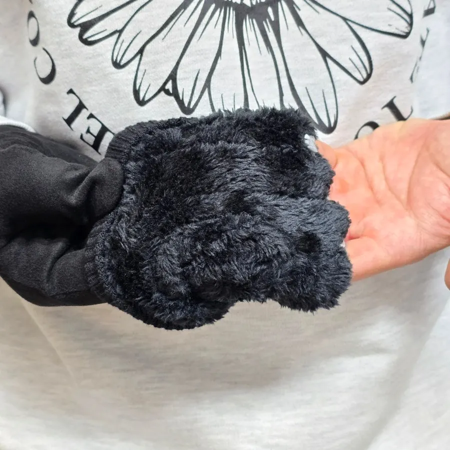 Mongolia winter gloves worn around the wrist