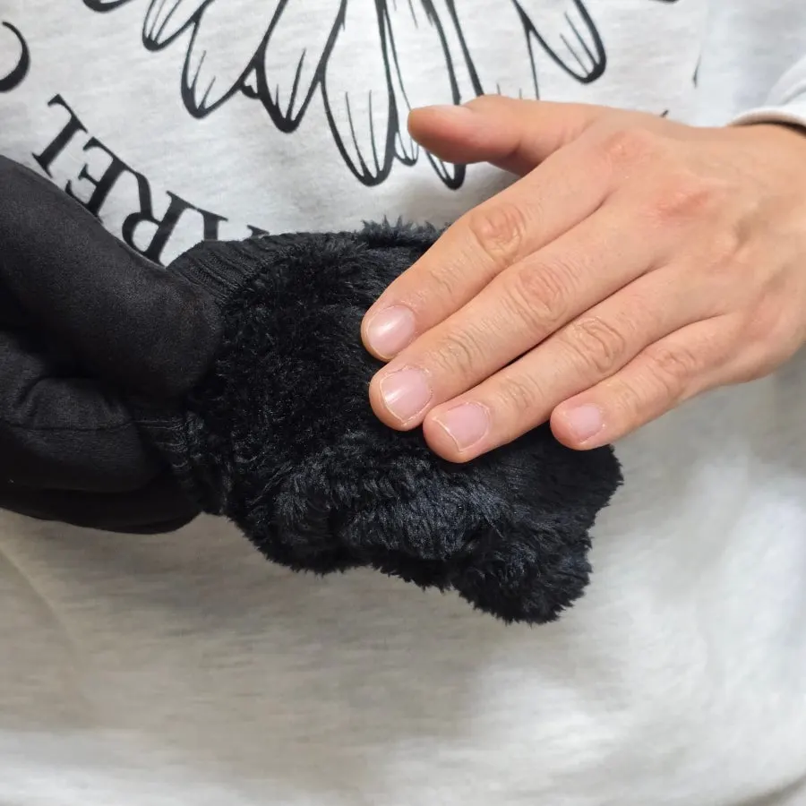 Wrist fit of Mongolia Men's Winter Gloves
