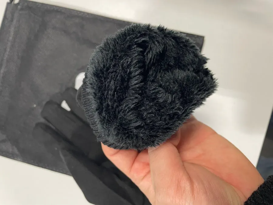 Elastic wrist band on Mongolia Men's Winter Gloves