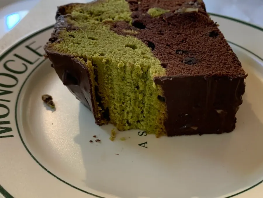 Horizontal cut of the matcha rocher pound cake