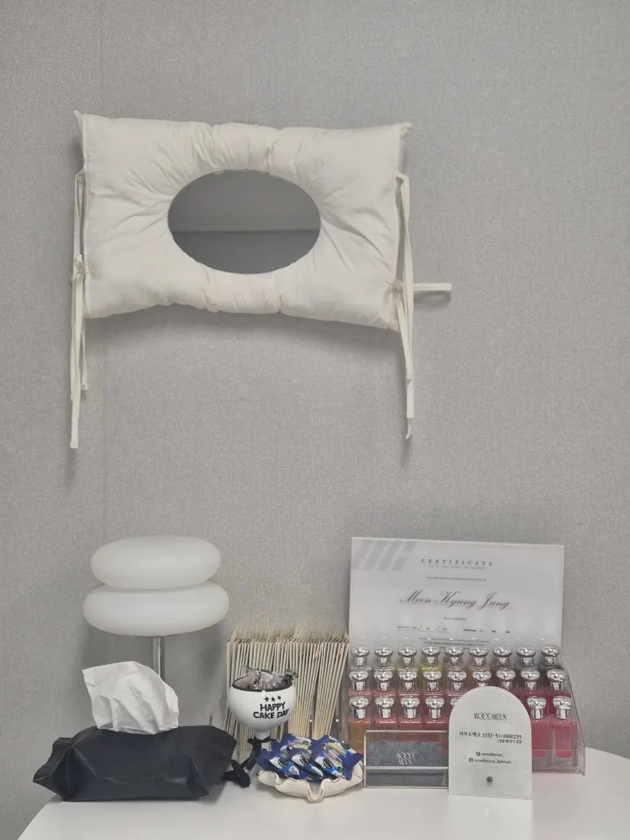 Overview of the treatment area at Mood Moon Brow