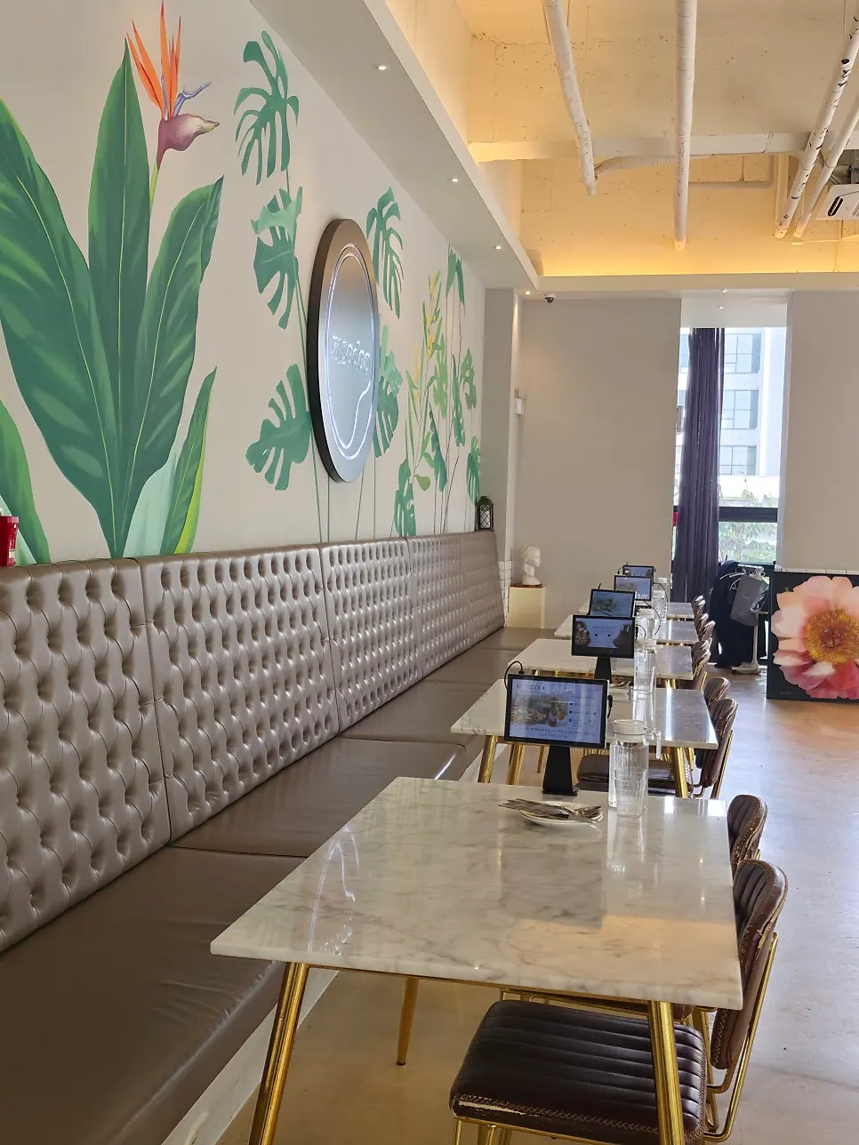 Full view of MooDoo Cheomdan's storefront entrance