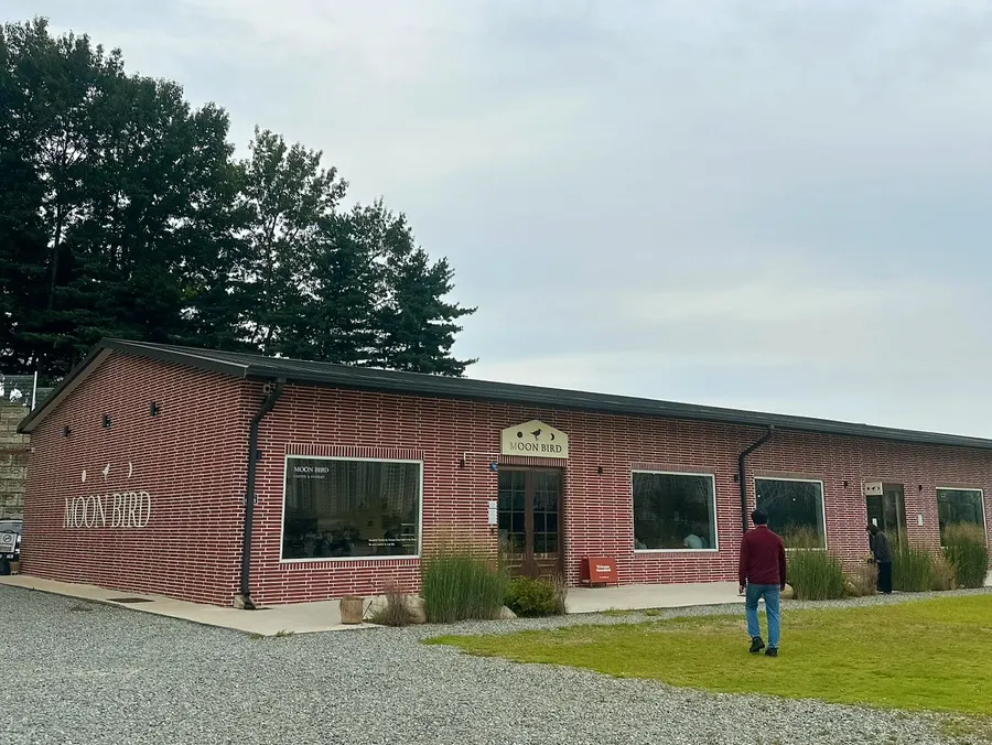 Exterior of Moonbird, a large café in Yangju