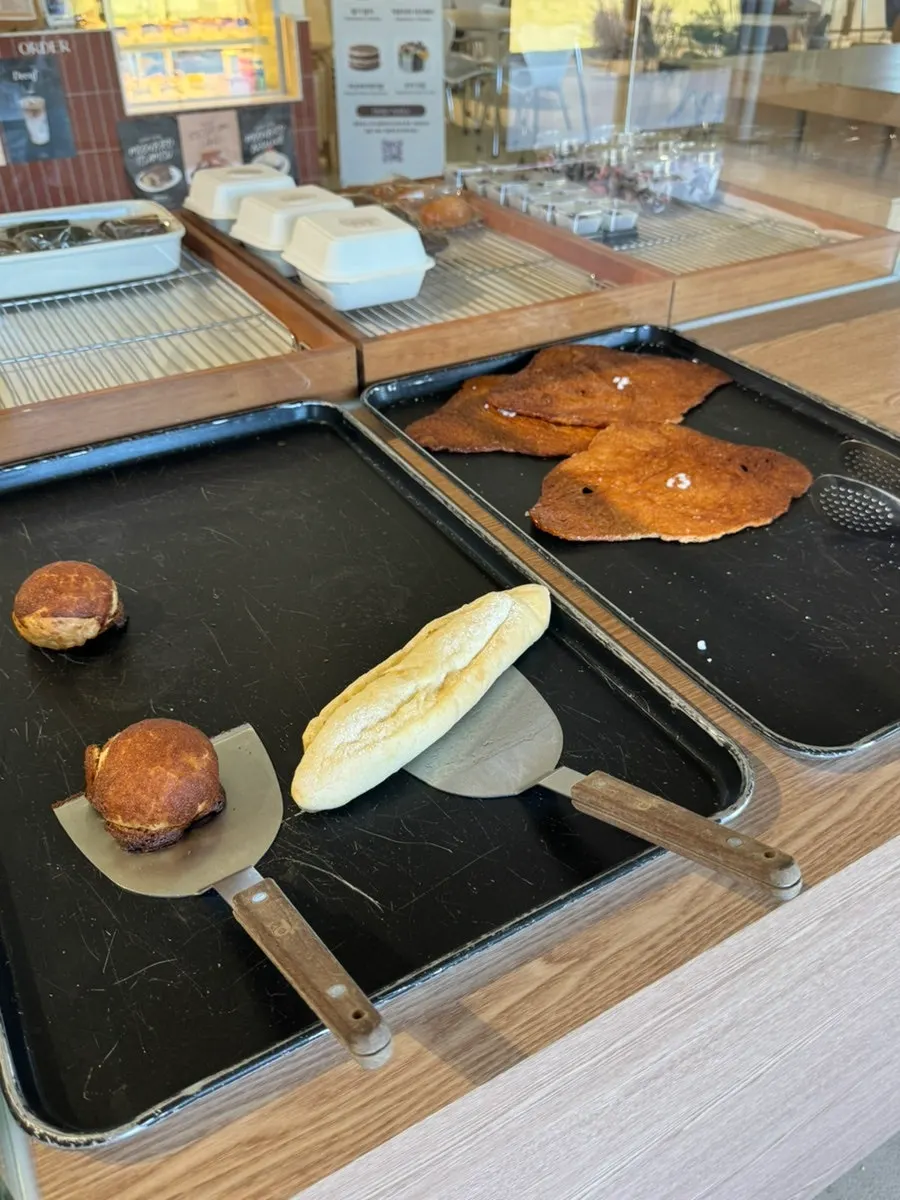 카페 디저트 진열 코너