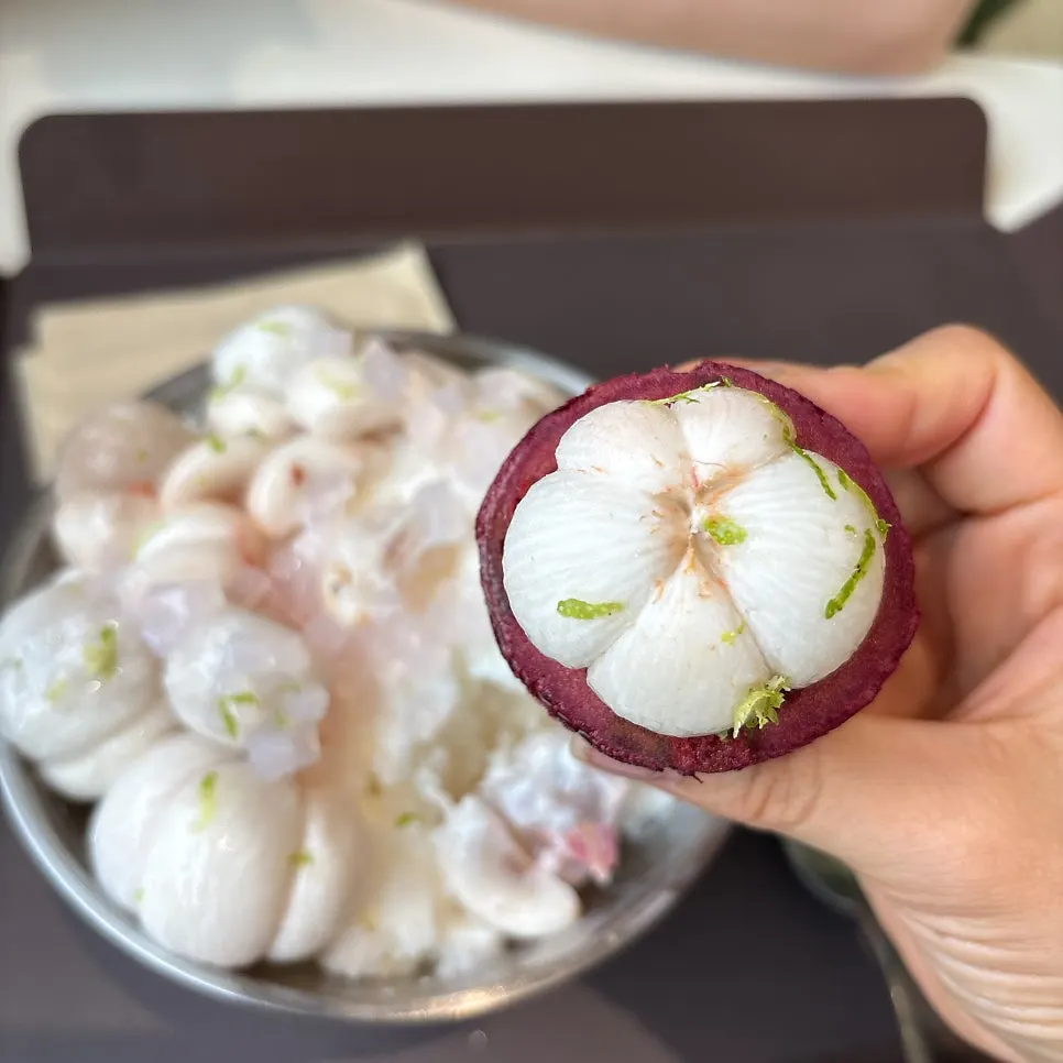 Fresh mangosteen shaved ice at Moonbird in Yangju