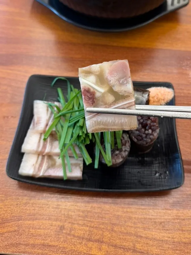 Pyeonyuk and chal sundae in the sundae-guk set meal