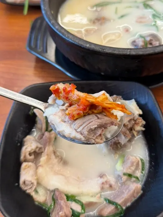 Sundae-guk with sundae, meat, and beef intestines