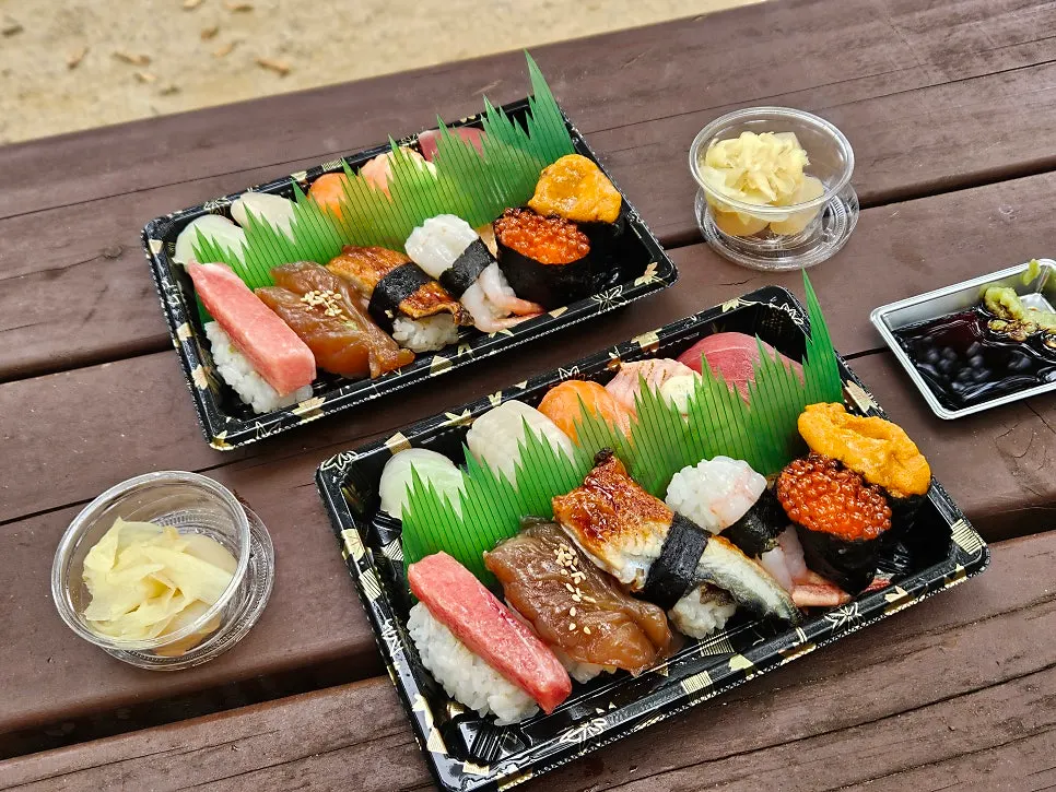 One pack of 11-piece omakase sushi