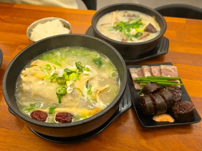 삼계탕과 순대국밥 정식 주문 메뉴