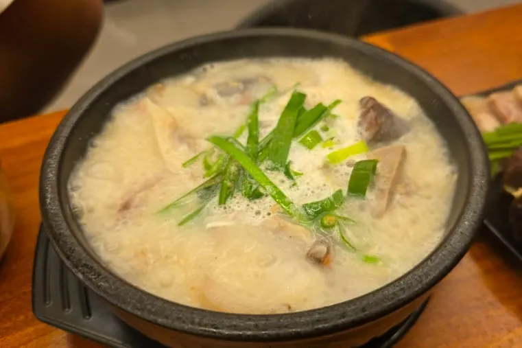 순대와 머릿고기 곱창 순대국