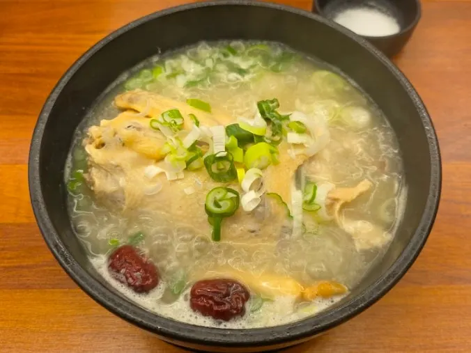 찹쌀밥이 든 삼계탕