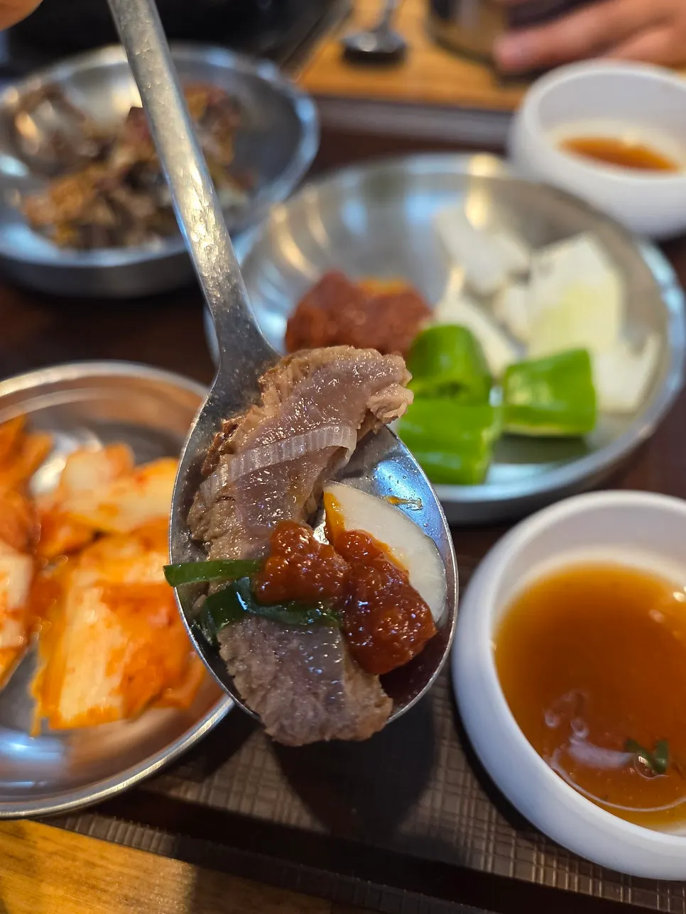 갈비탕 속 갈비와 당면