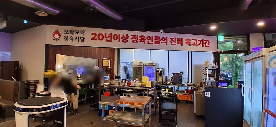 Wide view of the spaciously arranged tables