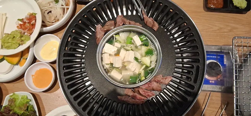 Galbisal and pork neck on the grill