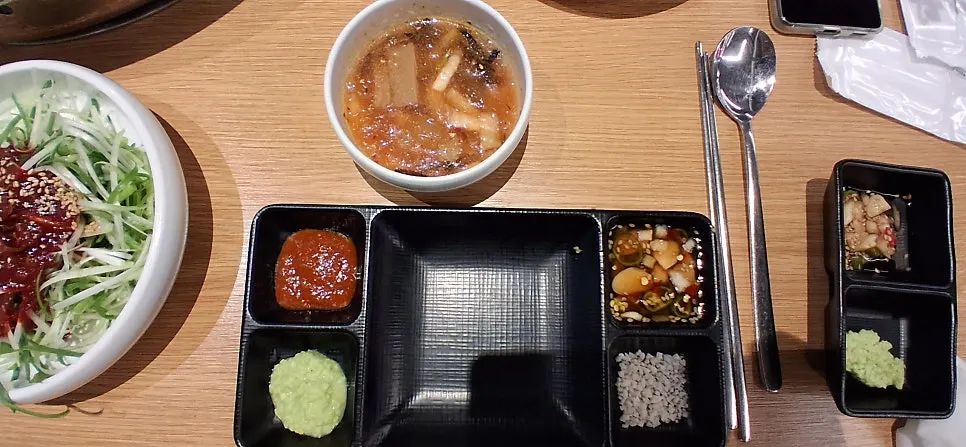 Doenjang jjigae included in the table charge