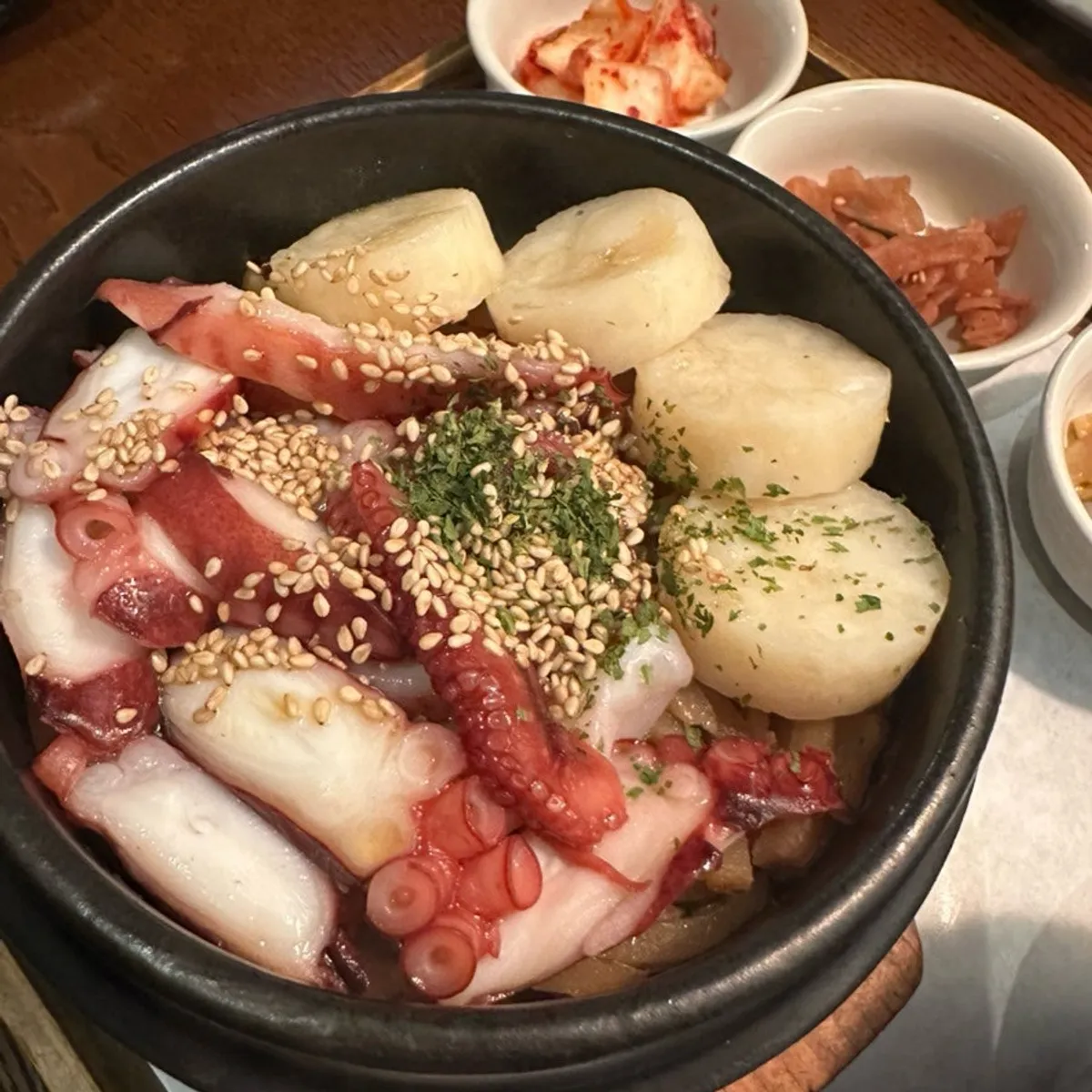 モラン海物ソッパプ亭子駅店のタコ貝柱釜飯