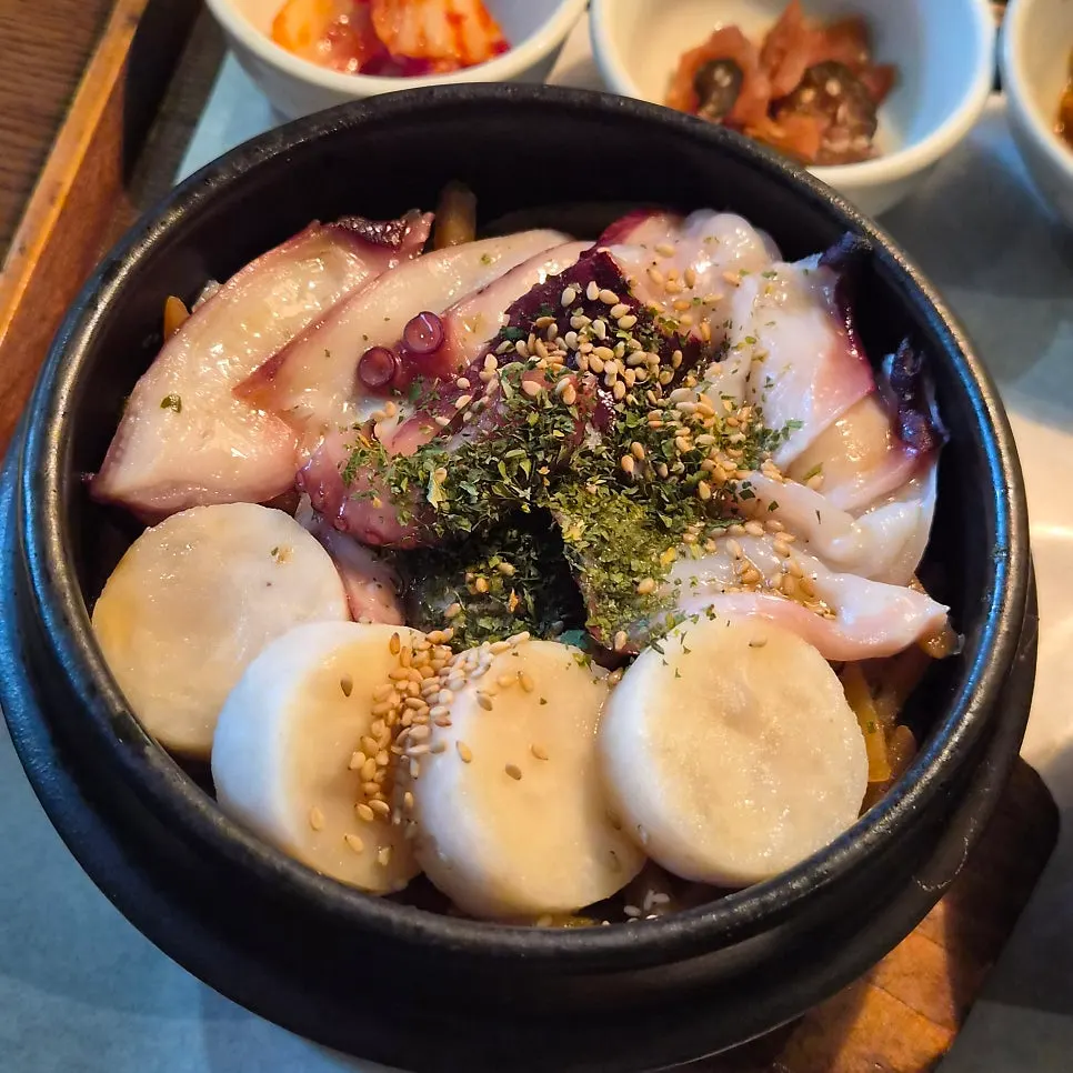 Sotbap topped with octopus and scallop