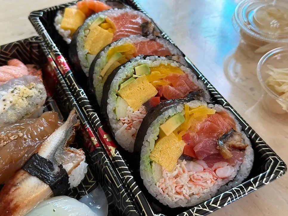 Four large pieces of futomaki