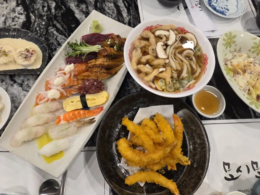 세트4 상차림 전체 모습