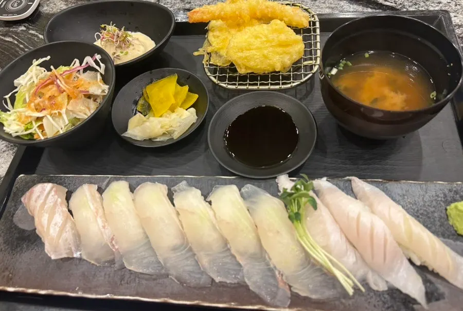 모시모시 스시 롯데백화점 광복점 테이블 사진
