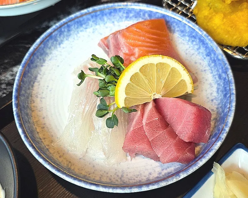 Plate of 8 sashimi pieces from the hoehansang set
