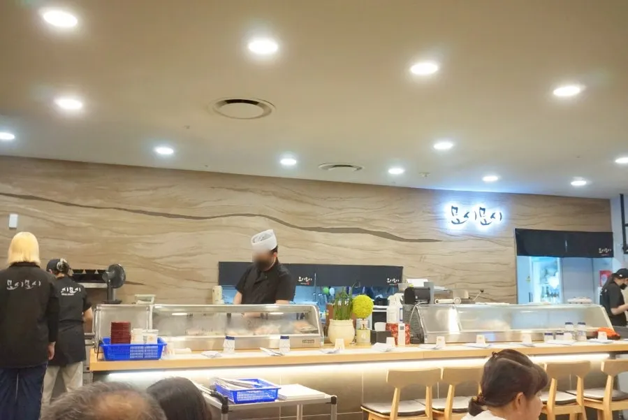 롯데백화점 동래점 8층 모시모시 스시 매장 입구