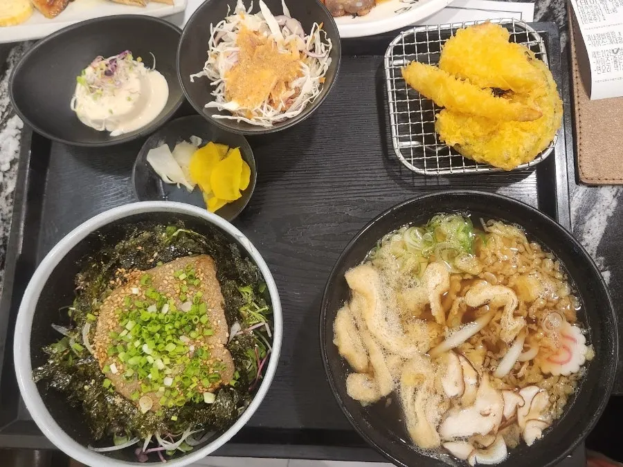 게내장비빔밥 정식 한 상 구성