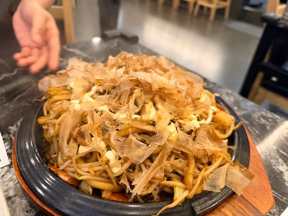 Warm chashu topped with vegetables