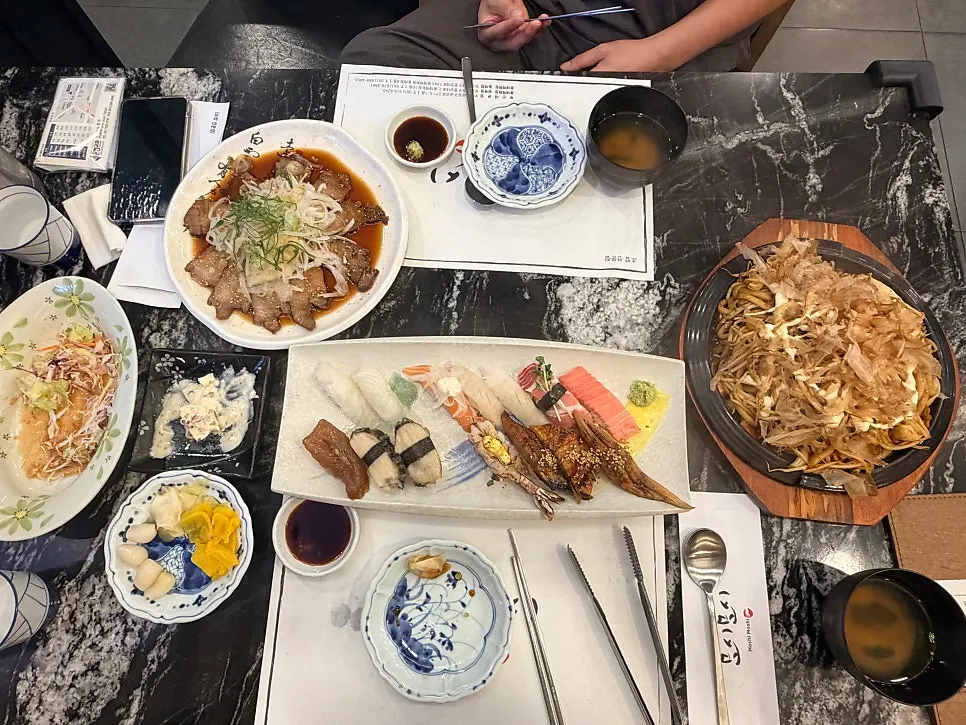 Table at Moshi Moshi Sushi Dongnae Branch after finishing the meal