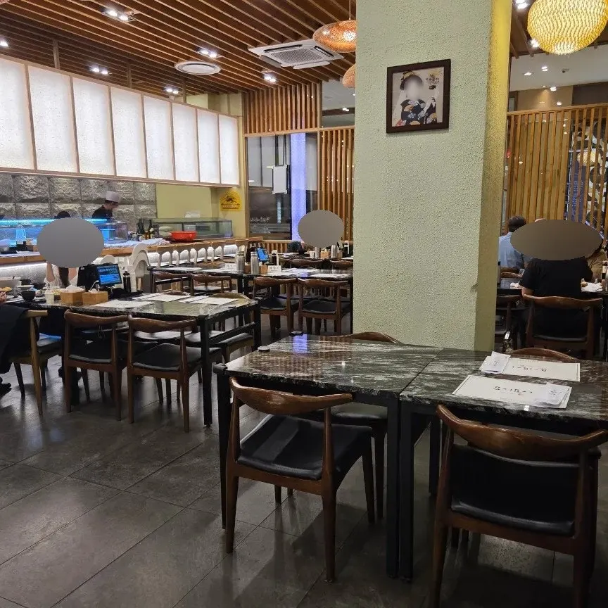 Spacious, clean seating area at Moshi Moshi Sushi