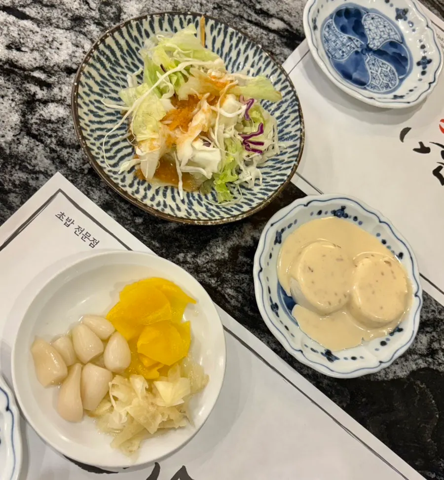 Table setting after ordering set no. 2