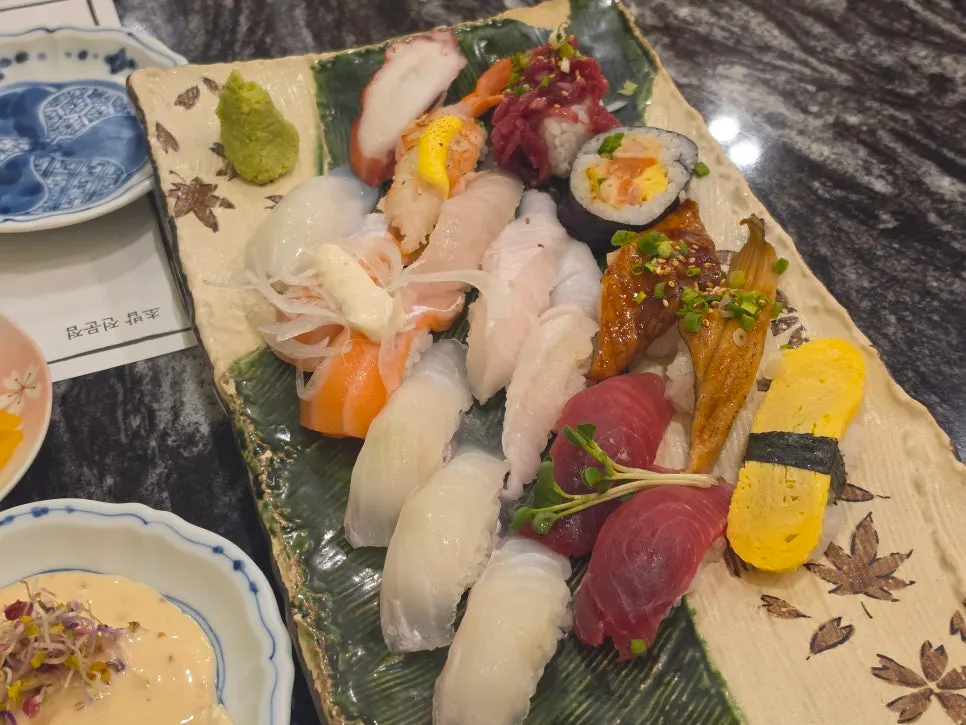 Table setting for Set 4 Good at Moshi Moshi Sushi