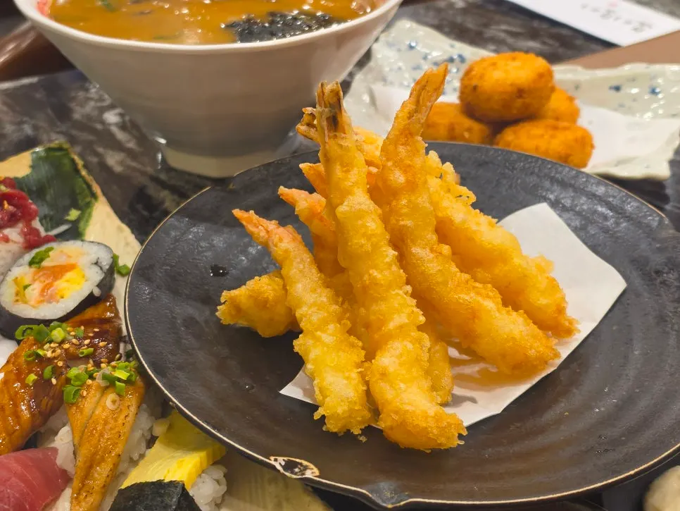 Crispy fried shrimp included in Set 4
