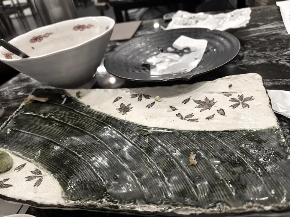 Emptied plate after finishing the sushi set