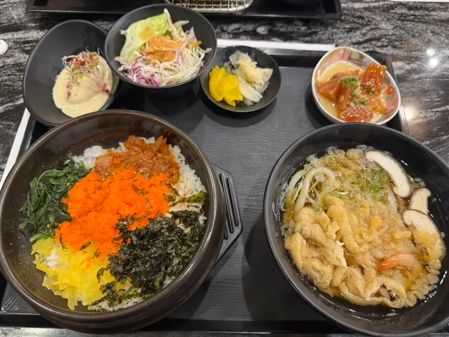 알밥한상 16,000원 도자기 냄비 알밥 상차림