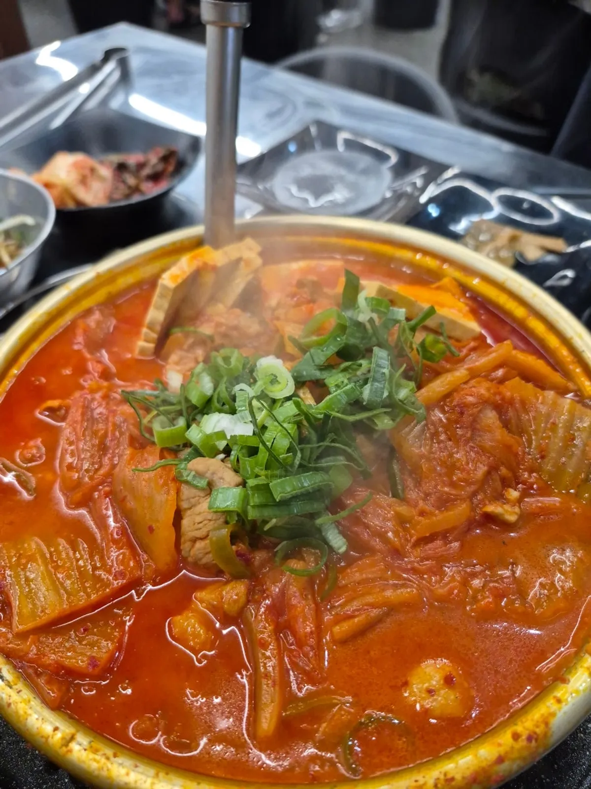 못생긴뚱돼지 청당점 김치찌개 한 냄비