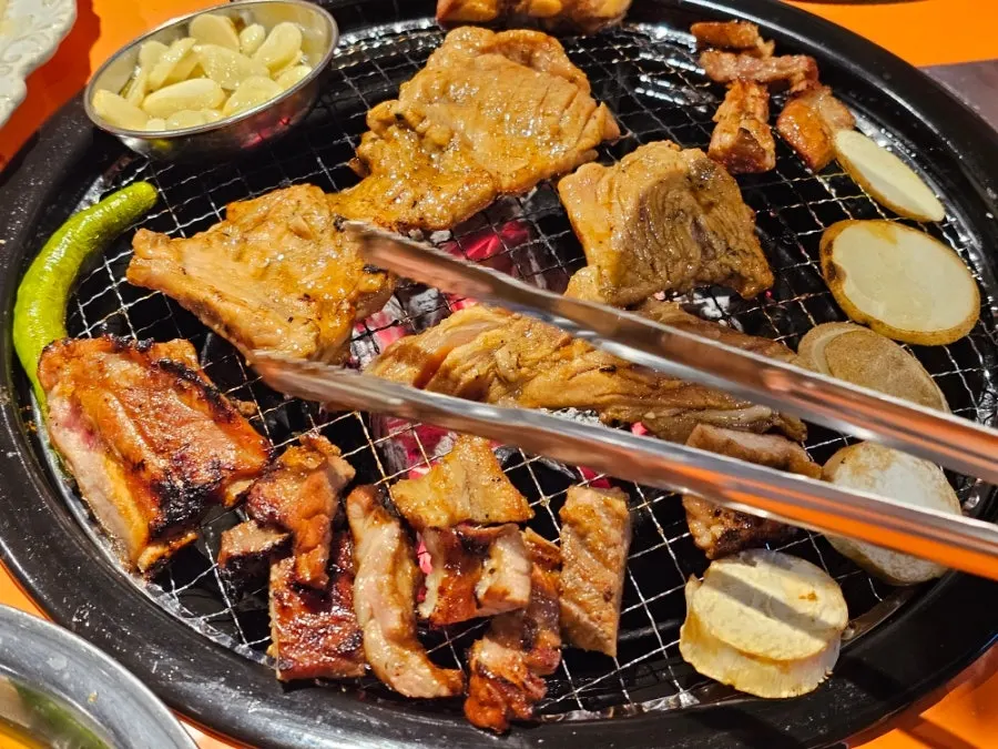 Marinated ribs and Cheongyang cream udon set