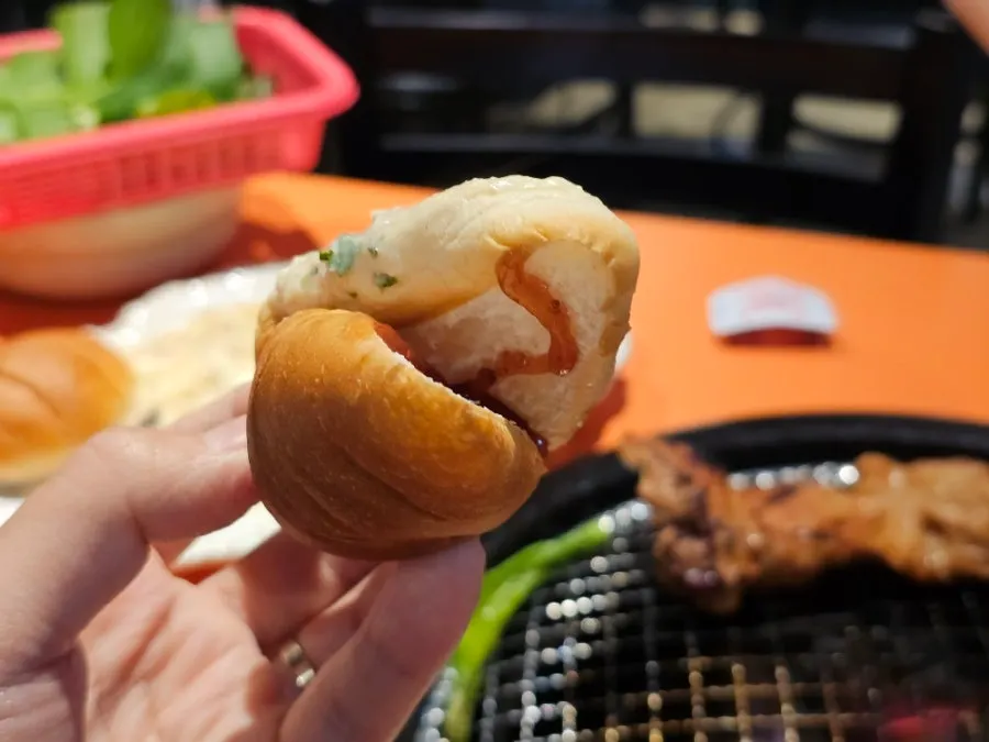 Cheongyang cream udon paired with morning rolls