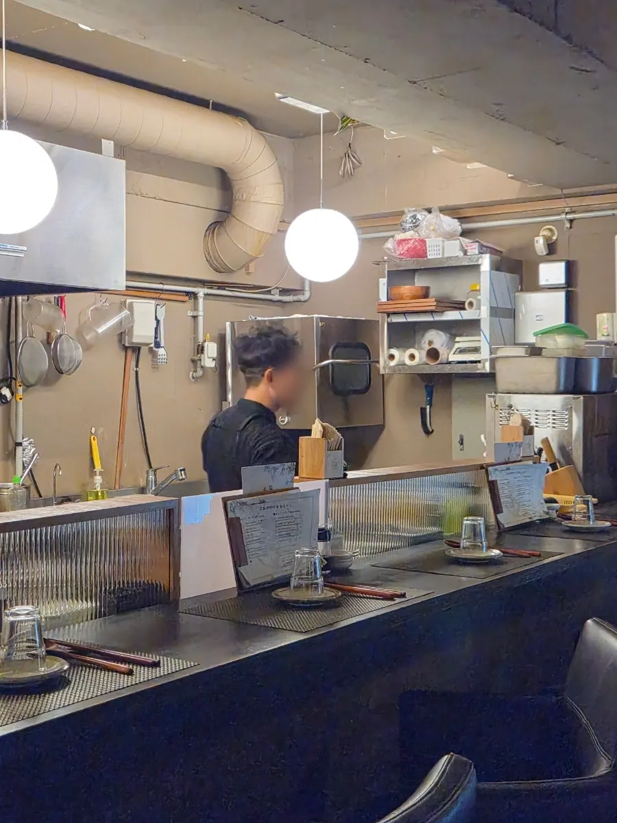 Motokurashi, an izakaya that serves both sashimi and pasta