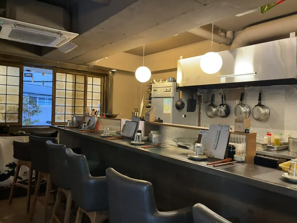 Table seating at Motokurashi, good for conversation