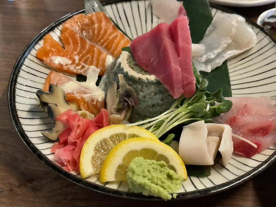 Motokurashi's sashimi platter, savored piece by piece