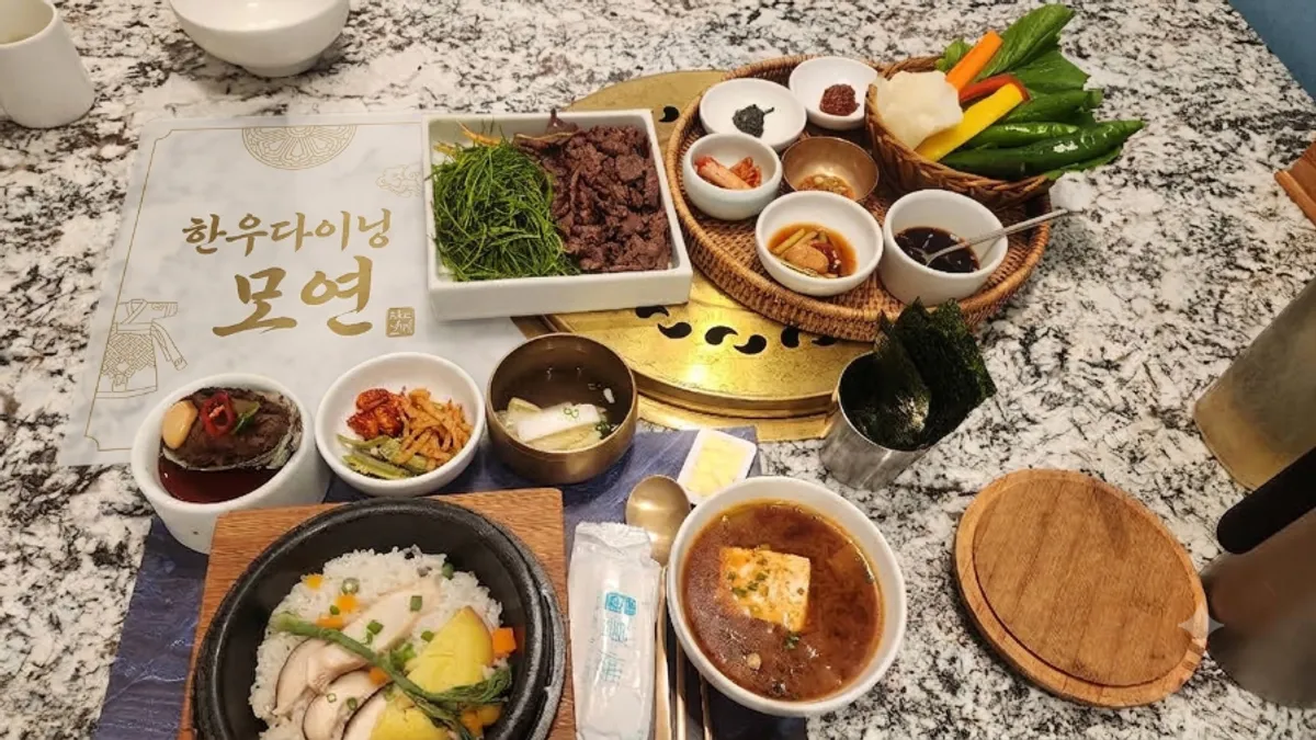Thumbnail from a video of the meal at Moyeon Mapo