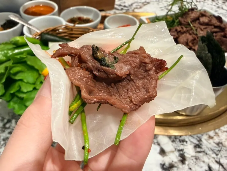 양배추와 깻잎 페이스트 등 곁반찬