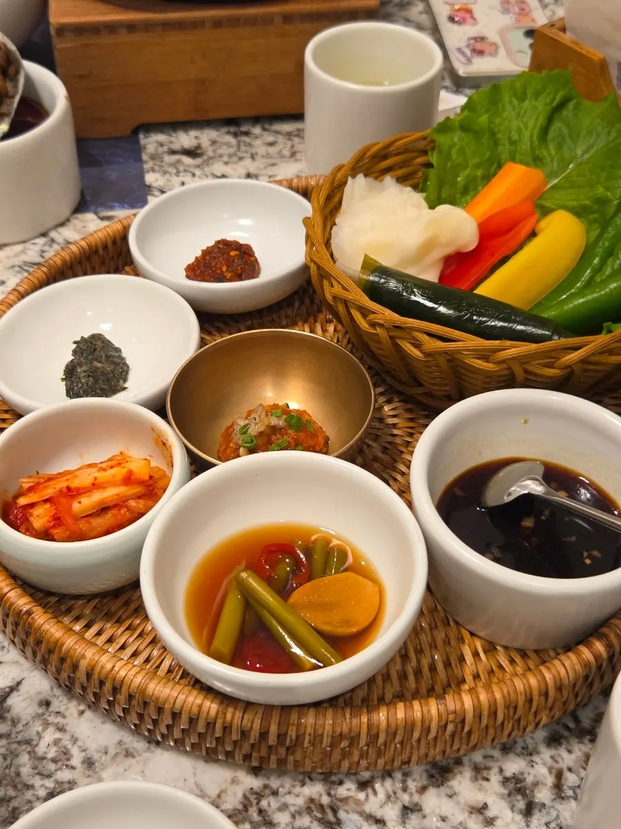 런치 정식에 포함된 솥밥