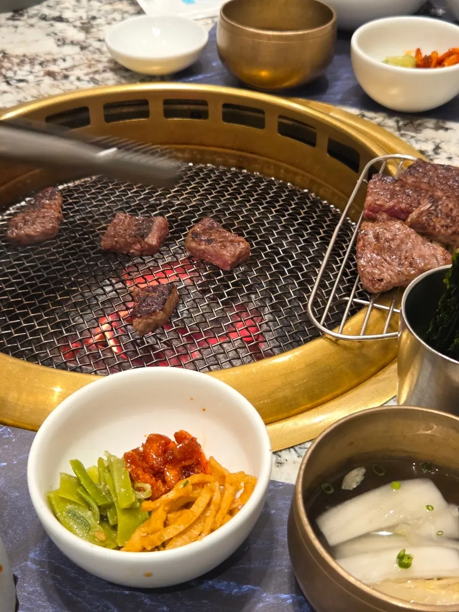 전복장을 넣어 비빈 솥밥