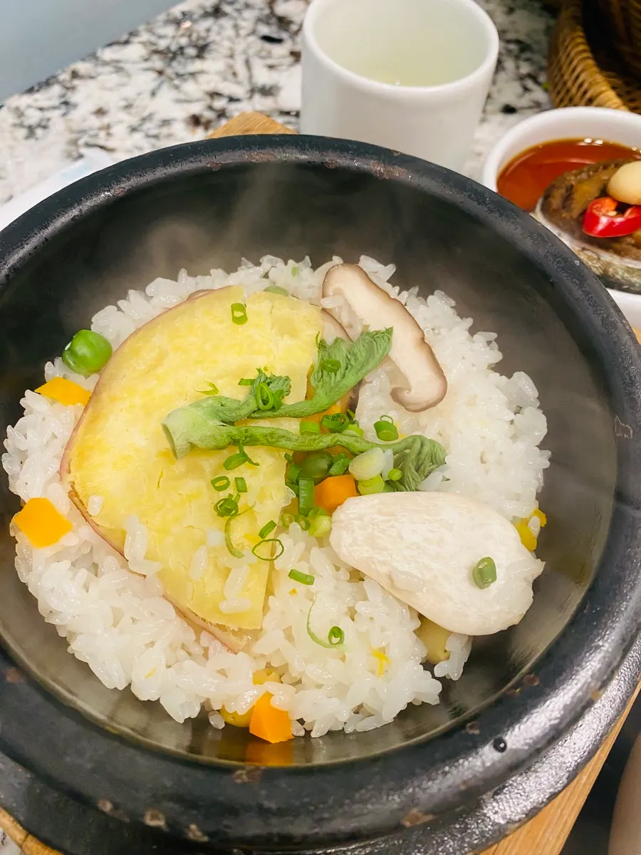Full spread of the hanwoo lunch set
