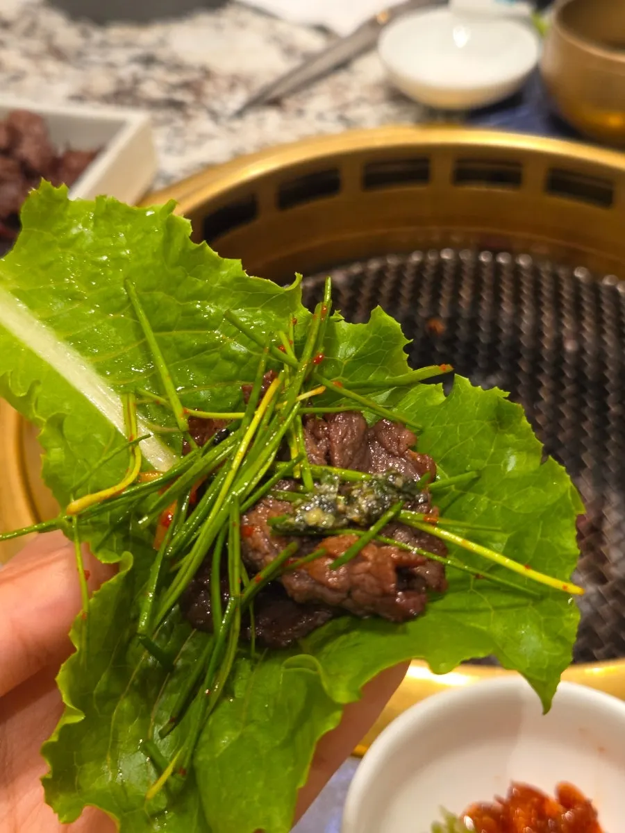 숯불에 굽는 한우 양념구이