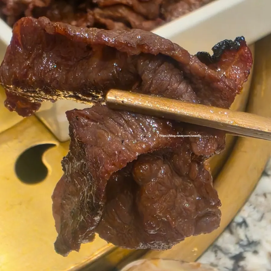 리필한 쌈채소와 찐 양배추