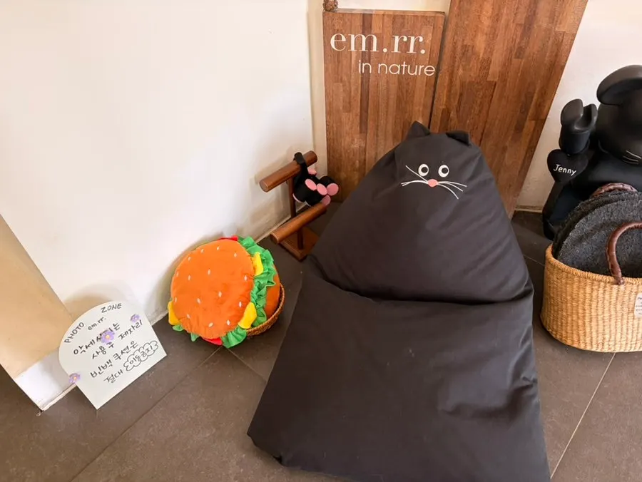 강아지 동반이 가능한 엠아르 테라스 자리