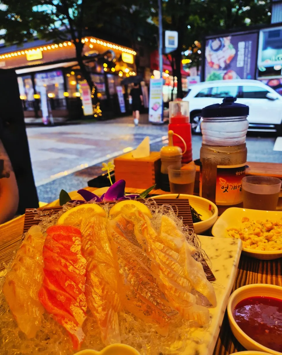 Vertical shot of the table spread at Mr. Squid Bojeong Branch